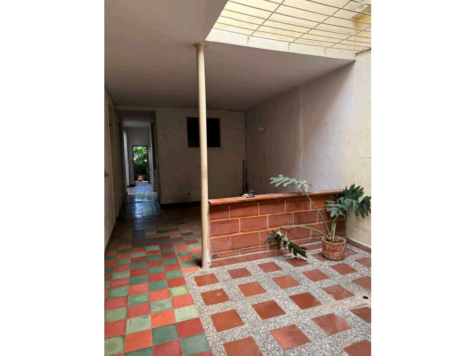 VENDO CASA, 2 PISOS CON 3 MATRICULAS EN CAMPO VALDES PARA INVERSION