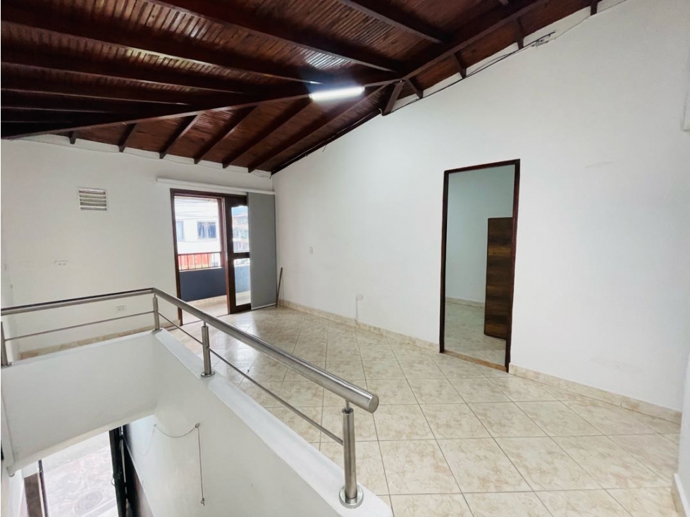 VENDO CASA 2DO PISO EN LA CEJA ANT-SECTOR SAN CAYETANO UNIDAD ABIERTA — foto 2