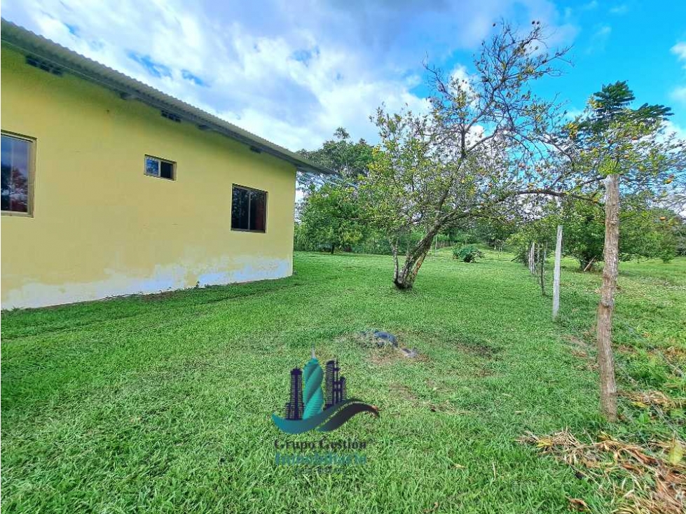 VENDO CASA 2HAB EN LOTE DE 800M2 LA ESTRELLA - 3
