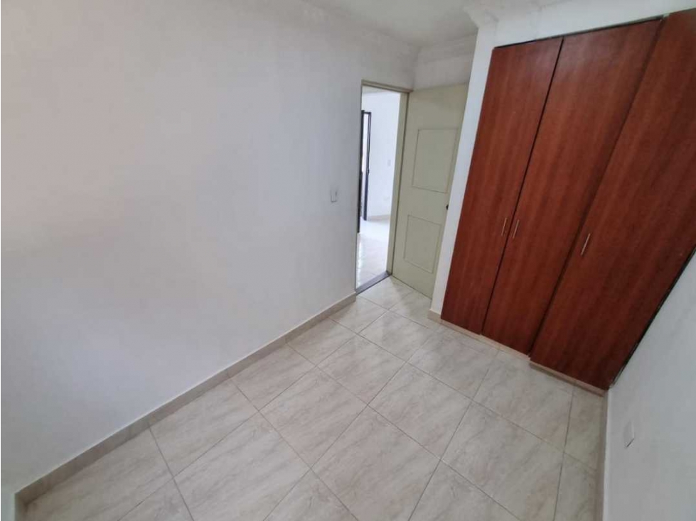 VENDO CASA 2PISO EN MANRRIQUE ORIENTAL CERCA AL PARQUE GAITÁN - 3