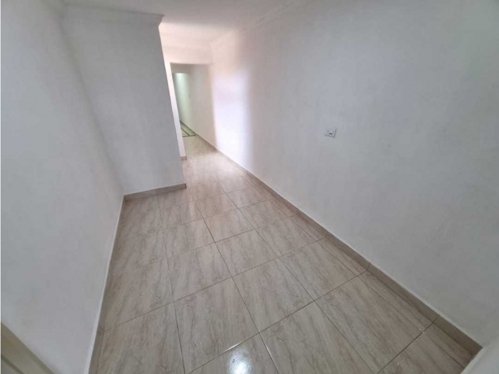VENDO CASA 2PISO EN MANRRIQUE ORIENTAL CERCA AL PARQUE GAITÁN - 4
