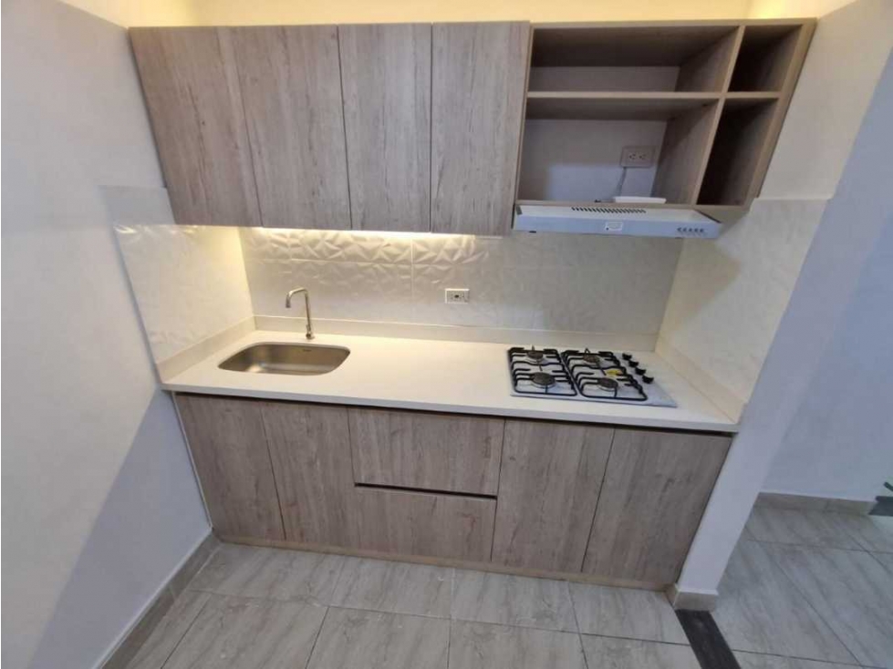 VENDO CASA 2PISO EN MANRRIQUE ORIENTAL CERCA AL PARQUE GAITÁN - 5