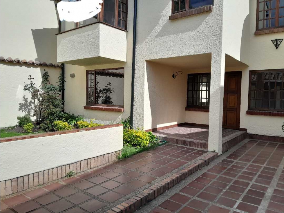 Vendo Casa 323 m2 Santa Ana Occ.3 habitaciones, 3 baños 4 garajes