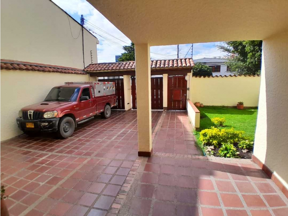 Vendo Casa 323 m2 Santa Ana Occ.3 habitaciones, 3 baños 4 garajes — foto 2