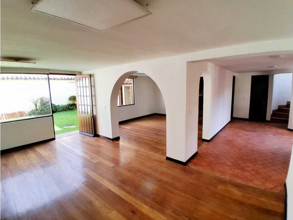 Vendo Casa 323 m2 Santa Ana Occ.3 habitaciones, 3 baños 4 garajes — foto 3