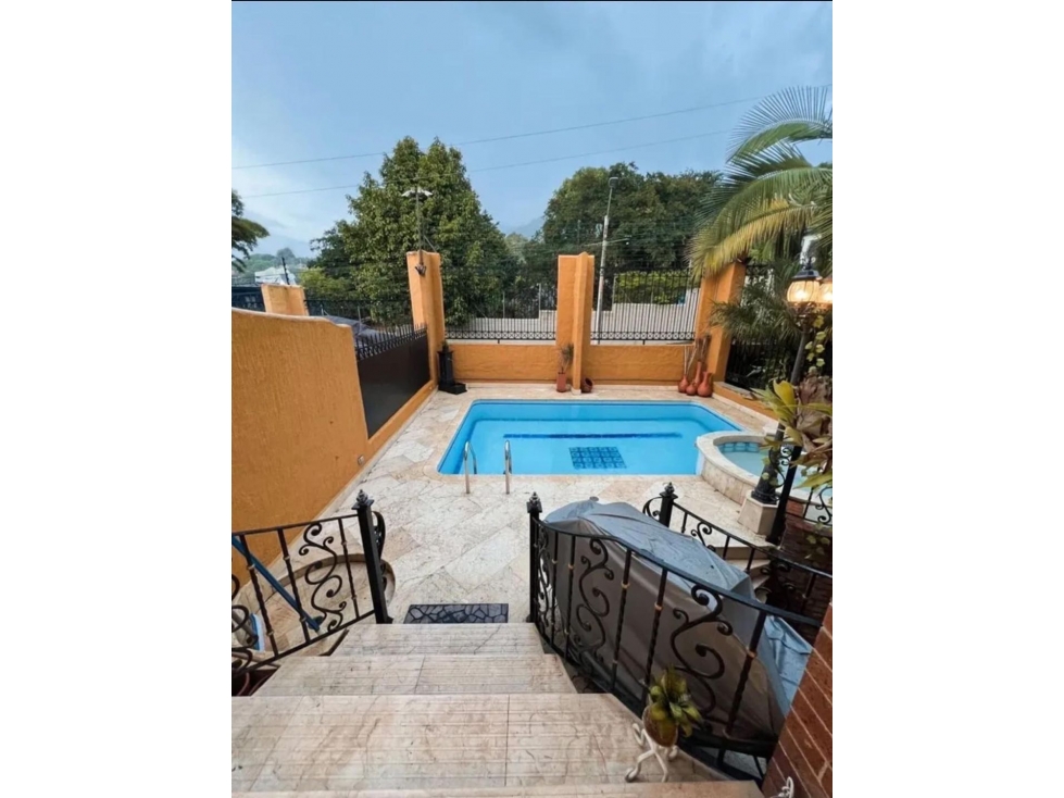 VENDO CASA 3 NIVELES PISCINA PRIVADA ENVIGADO LOMA ESCOBERO