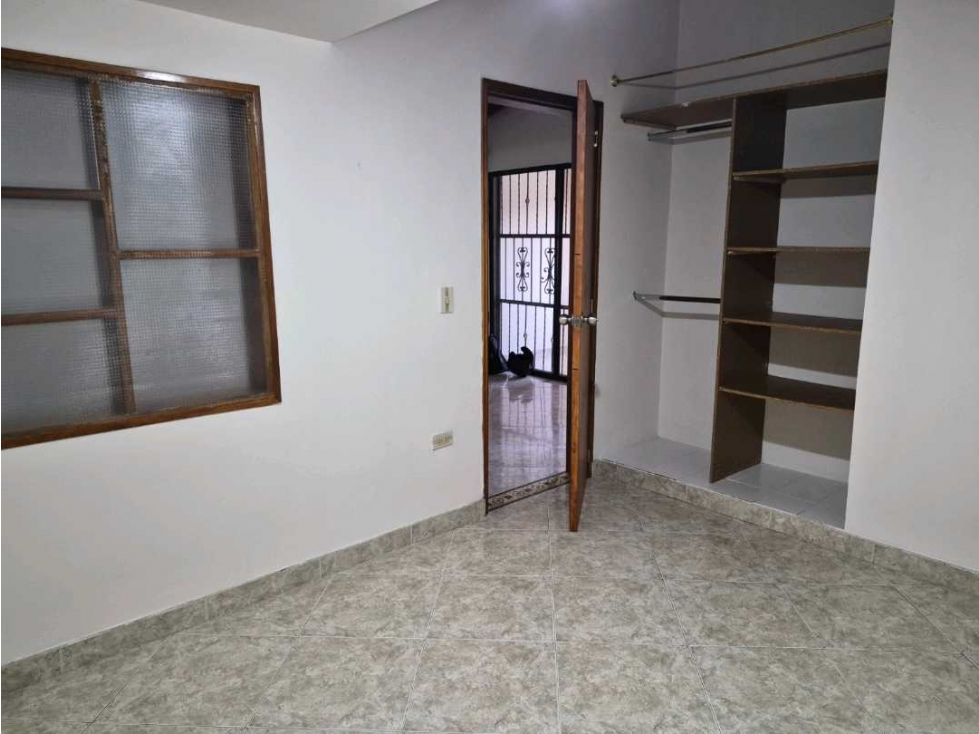 VENDO CASA 3 PISO BOYACÁ MEDELLIN CERCA A LA CARLOS OLGUÍN — foto 6
