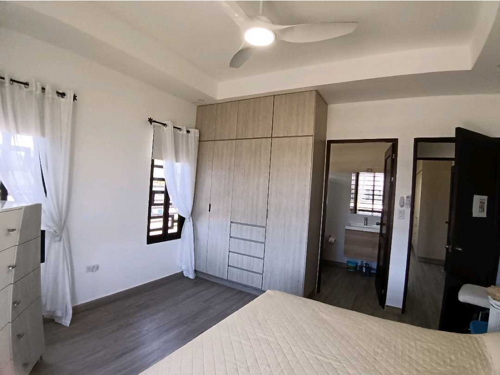 VENDO CASA SEMI AMOBLADA 3HAB 2BAÑOS ALGARROBOS — foto 2
