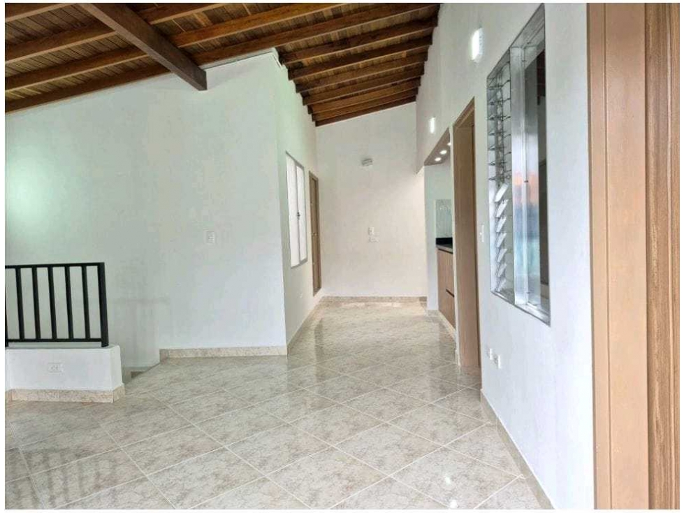 VENDO CASA 3°PISO REMODELADA EN PRADO BELLO CERCA ALPARQUE — foto 5