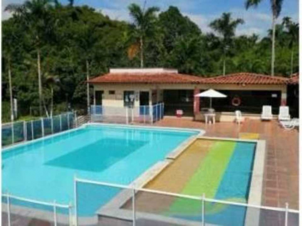 VENDO CASA SECTOR EL VIAJERO