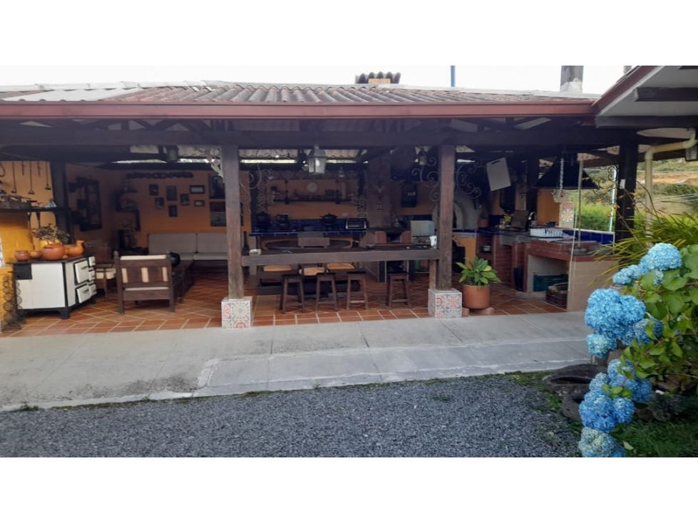 Vendo casa a pocos Km de Popayán, via Timbio. 1300 m2 de lote. - 3