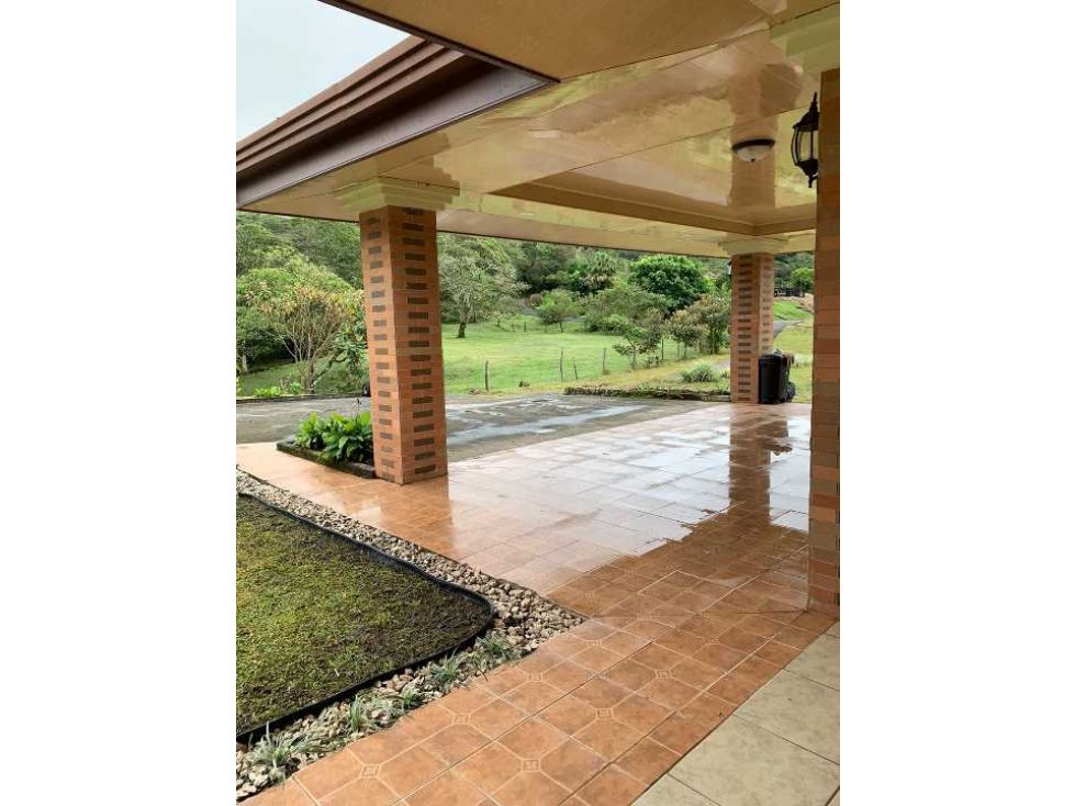 VENDO CASA AMOBLADA DE MONTAÑA EN BOQUETE - 2
