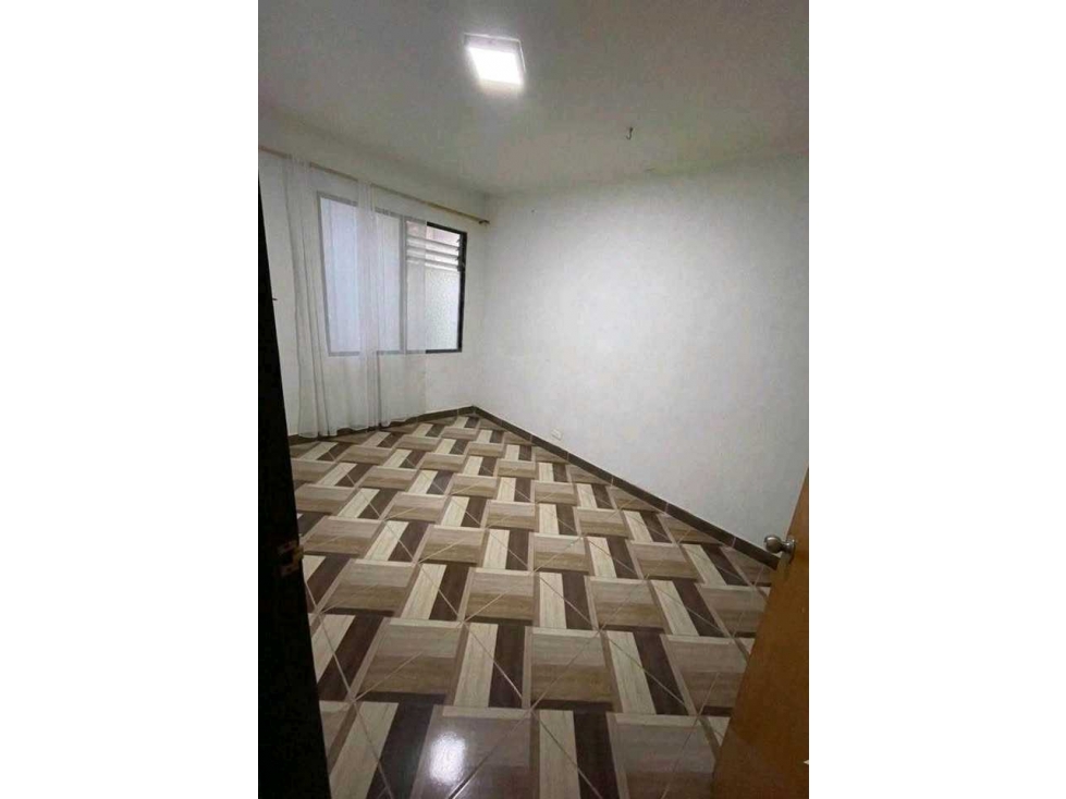 VENDO CASA AMPLIA 3 PISO EN BELLO BARRIO PEREZ — foto 3