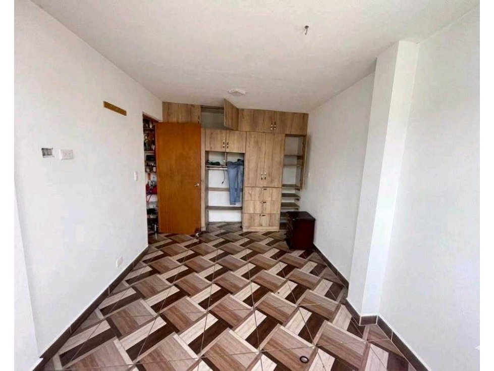 VENDO CASA AMPLIA 3 PISO EN BELLO BARRIO PEREZ — foto 4