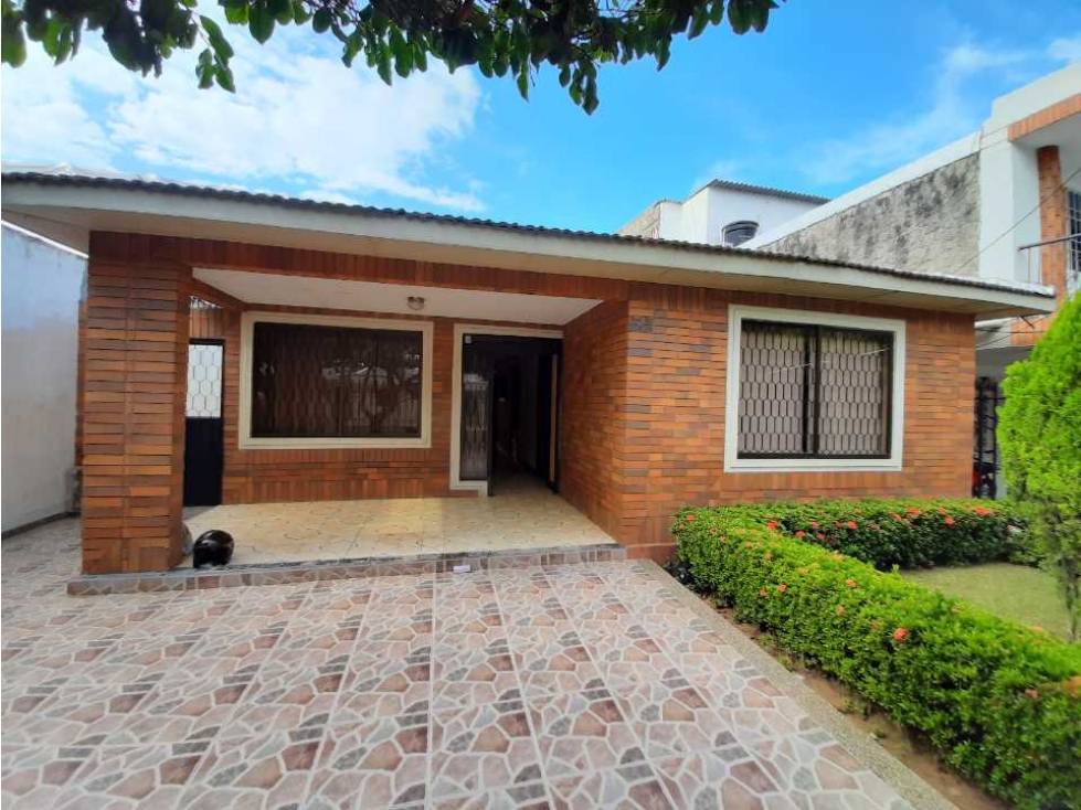 VENDO CASA AMPLIA BARRIO LAS DELICIAS - 2