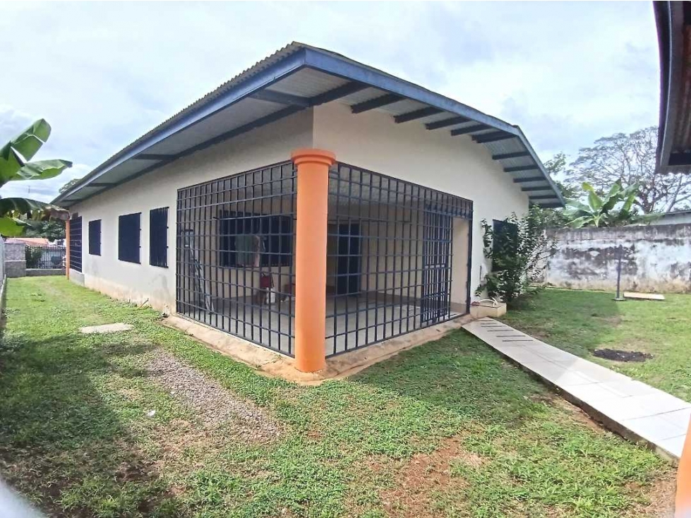 VENDO CASA AMPLIA EN LOS ALGARROBOS — foto 2