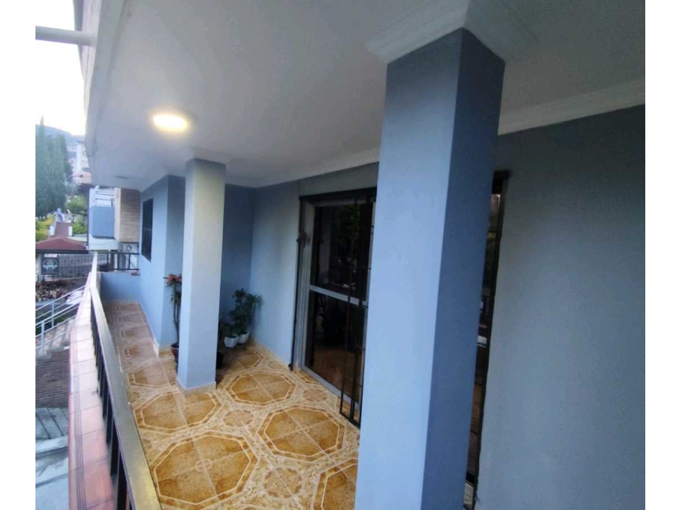 VENDO CASA AMPLIA SEGUNDO PISO CABAÑAS PARTE BAJA