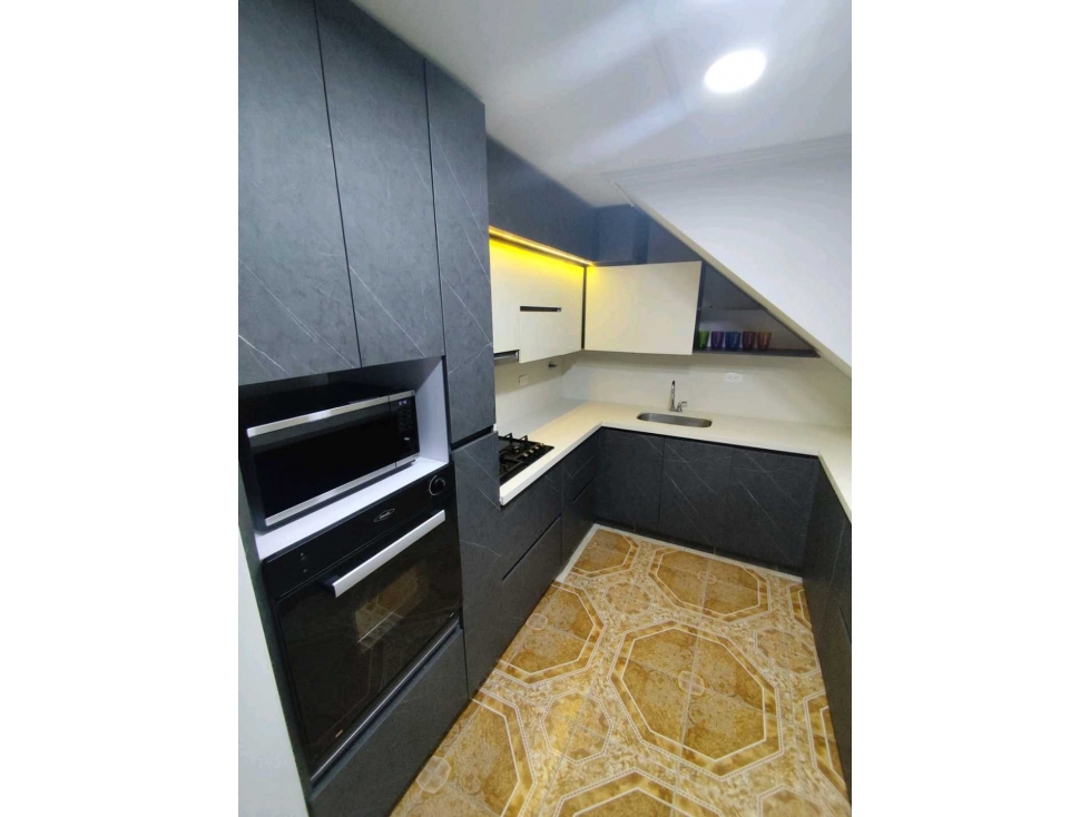 VENDO CASA AMPLIA SEGUNDO PISO CABAÑAS PARTE BAJA — foto 3