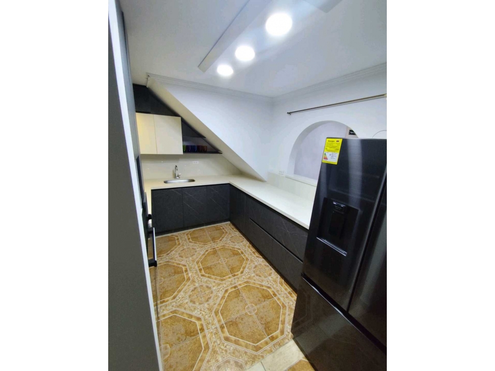 VENDO CASA AMPLIA SEGUNDO PISO CABAÑAS PARTE BAJA — foto 4