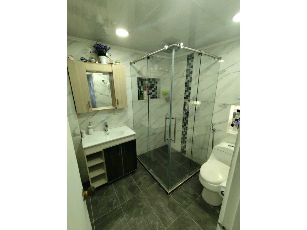 VENDO CASA AMPLIA SEGUNDO PISO CABAÑAS PARTE BAJA — foto 6