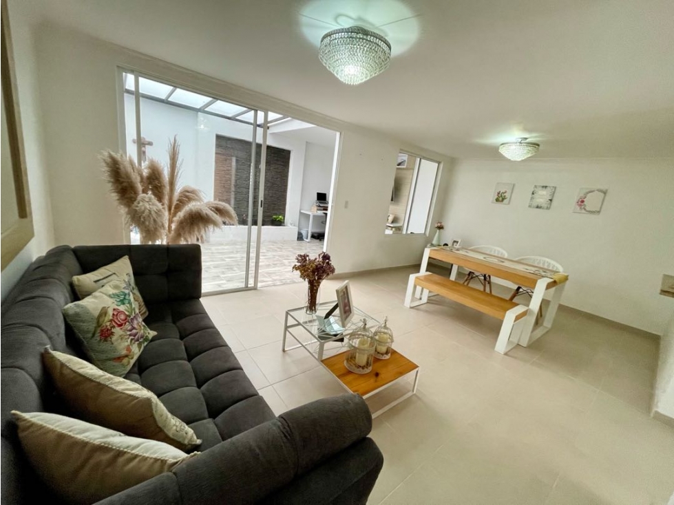 VENDO CASA AMPLIADA Y REMODELADA EN LA CALLEJA — foto 2