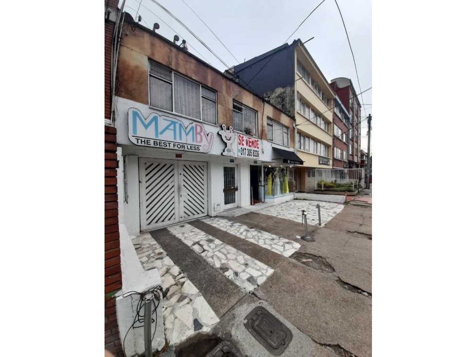 VENDO CASA BARRIO GALERIAS 423 MTRS2 USO MIXTO.