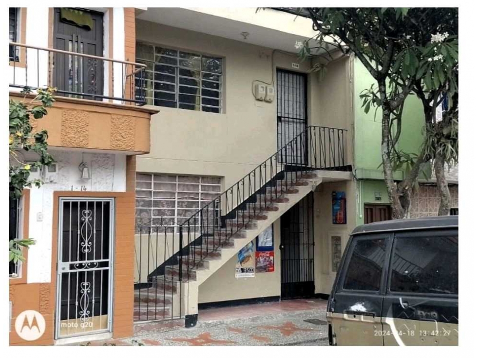 VENDO CASA BIFAMILAR EN CRISTO REY MEDELLIN