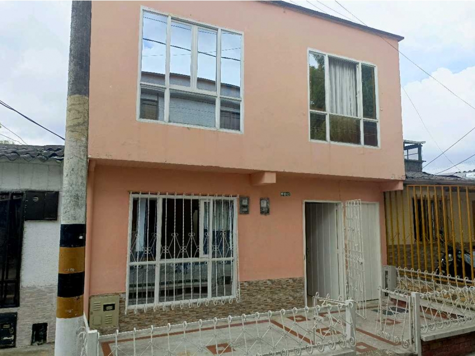 VENDO CASA BIFAMILIAR CALARCA BARRIO VALDEPEÑA