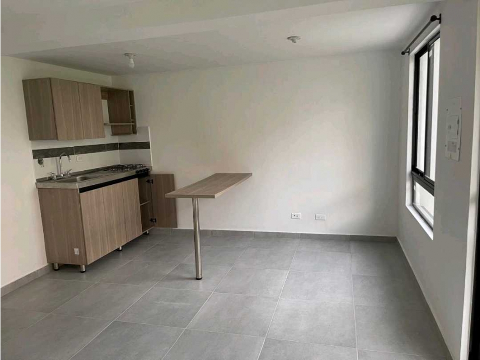 VENDO CASA BIFAMILIAR SOLO PISO 1 EL CARMEN DE VIVORAL UNIDAD ABIERTA.