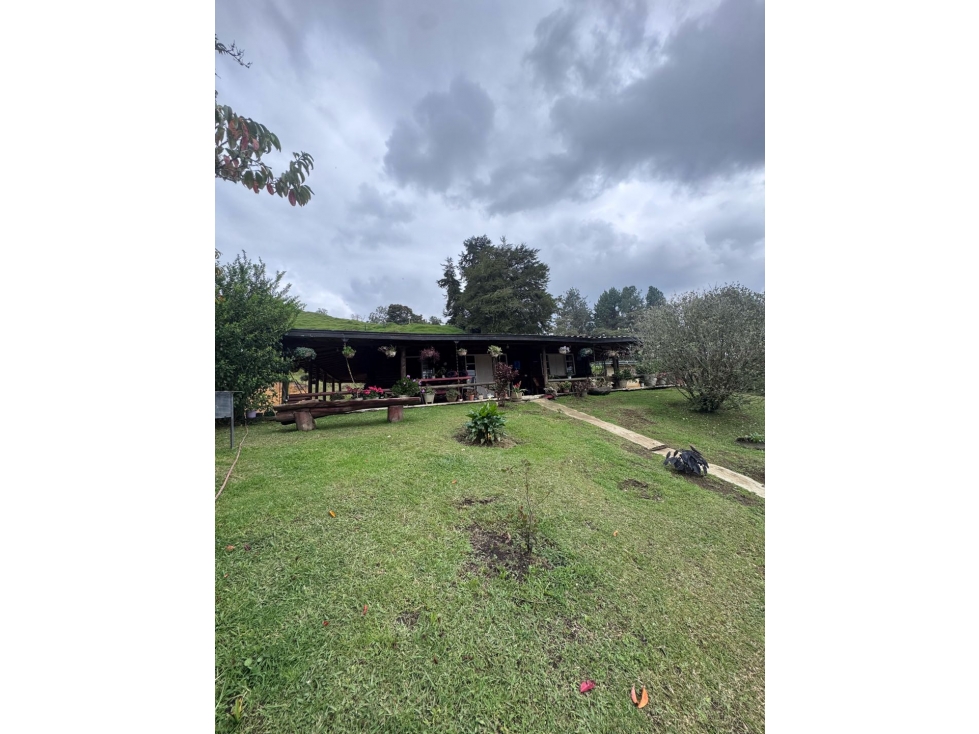 Vendo casa campesina en guarne Antioquía