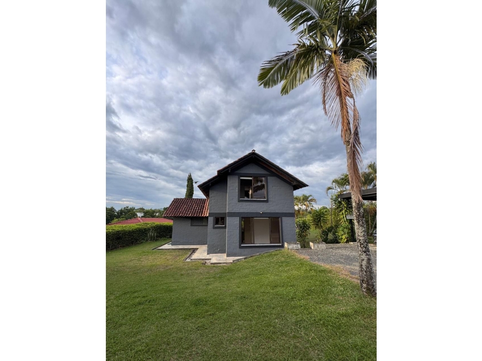 Vendo casa campestre con 2 cabañas en Pereira