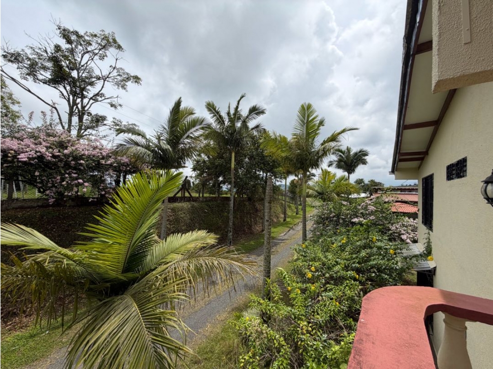 Vendo Casa campestre con amplio lote en la Condina Pereira — foto 2