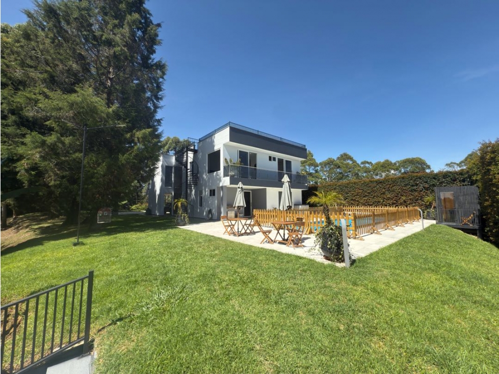 Vendo casa campestre de lujo con piscina en Rionegro, Mampuesto