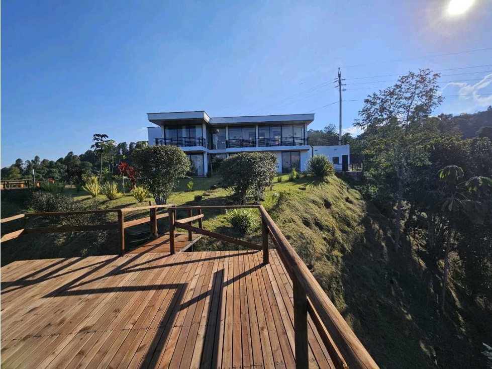 VENDO CASA CAMPESTRE EL RETIRO PARTE ALTA LOTE DE 11.000M2 UNIDAD