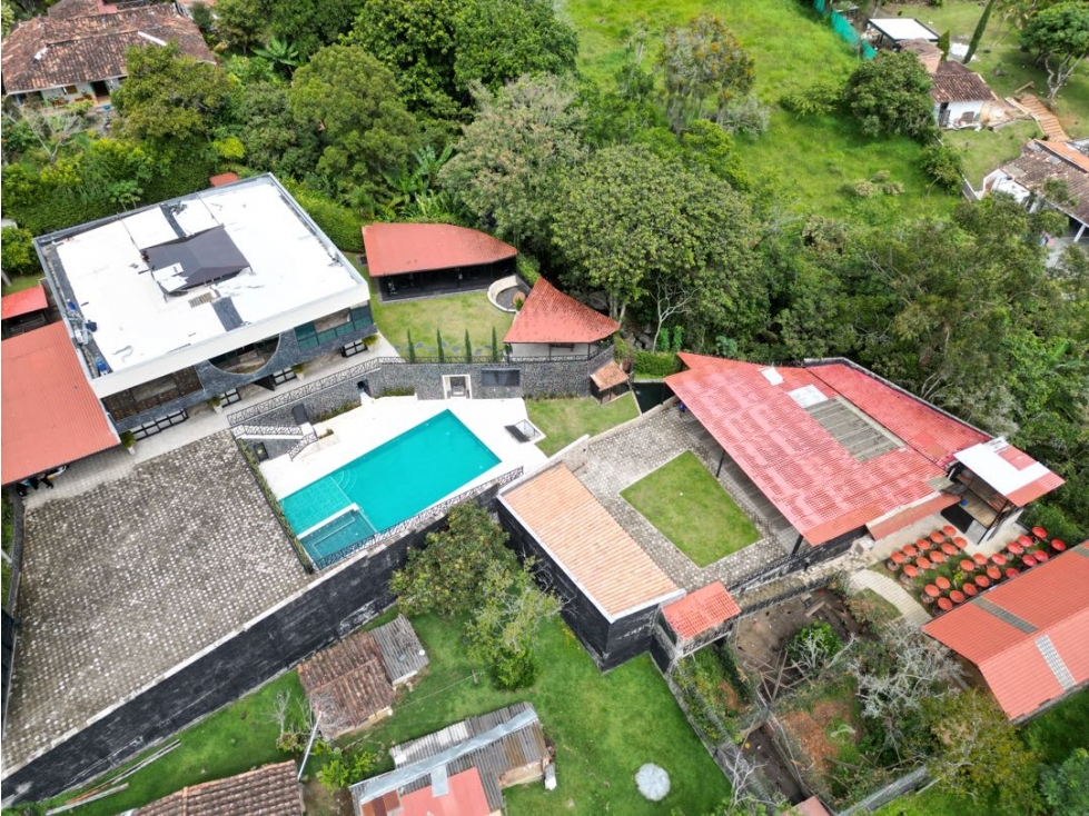 Vendo casa campestre en Copacabana 10 Alcobas, piscina, caballerizas — foto 2
