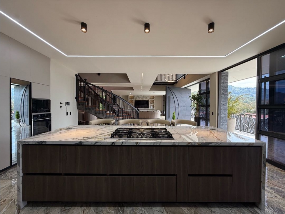 Vendo casa campestre en Copacabana 10 Alcobas, piscina, caballerizas — foto 4