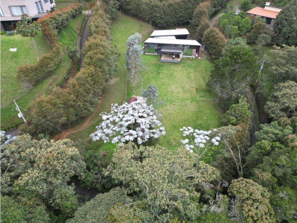 Vendo casa campestre en Envigado Alto del Escobero unidad cerrada — foto 2