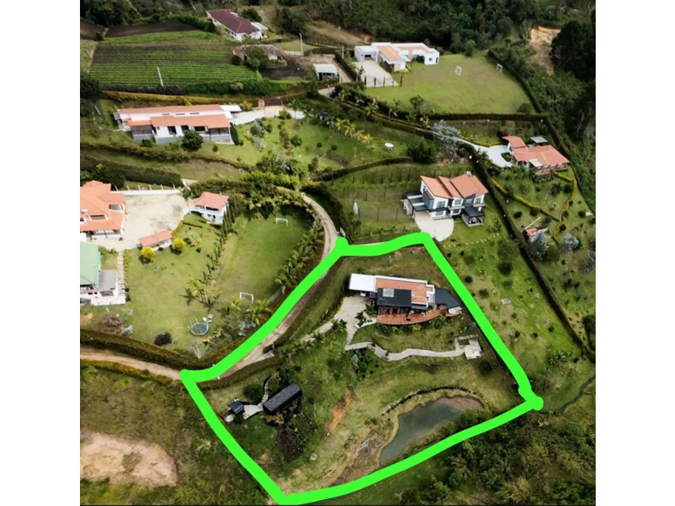 Vendo casa campestre en Marinilla, con lago privado y se recibe — foto 2