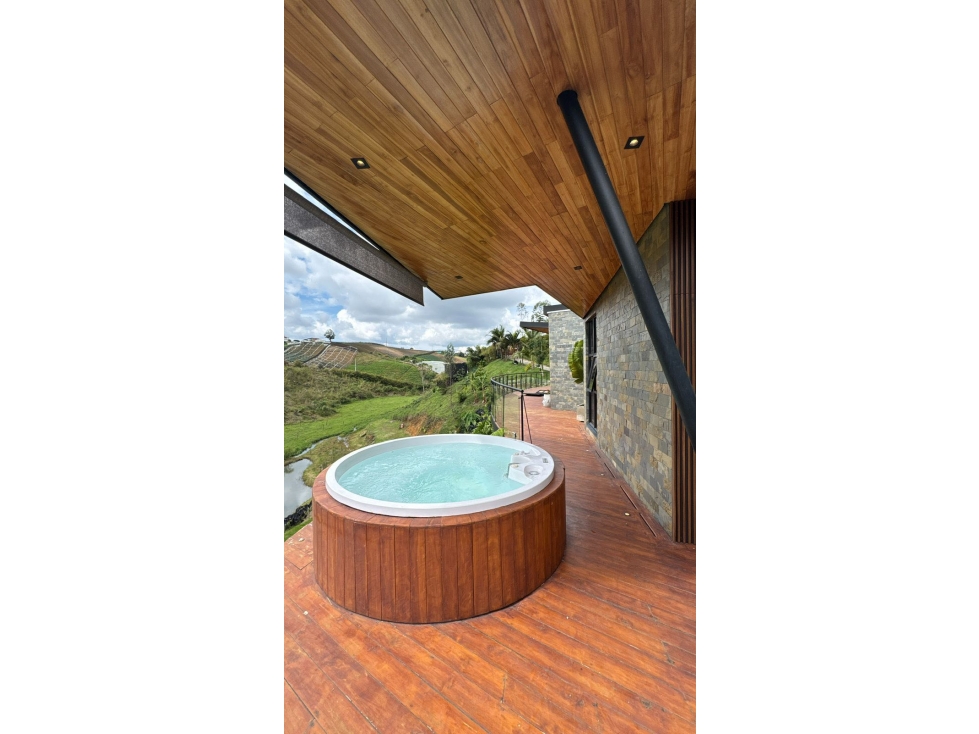 Vendo casa campestre en Marinilla, con lago privado y se recibe — foto 6