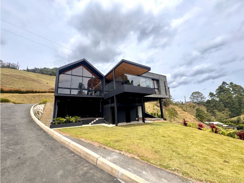 Vendo casa campestre en parcelación en El Retiro Antioquia