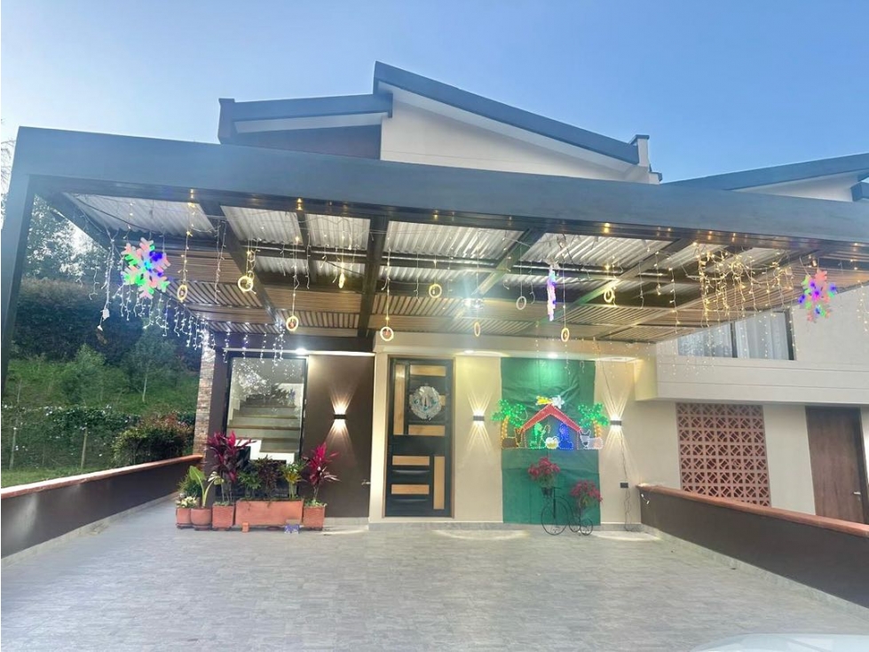 Vendo casa campestre en Rionegro Vereda Galicia en unidad cerrada