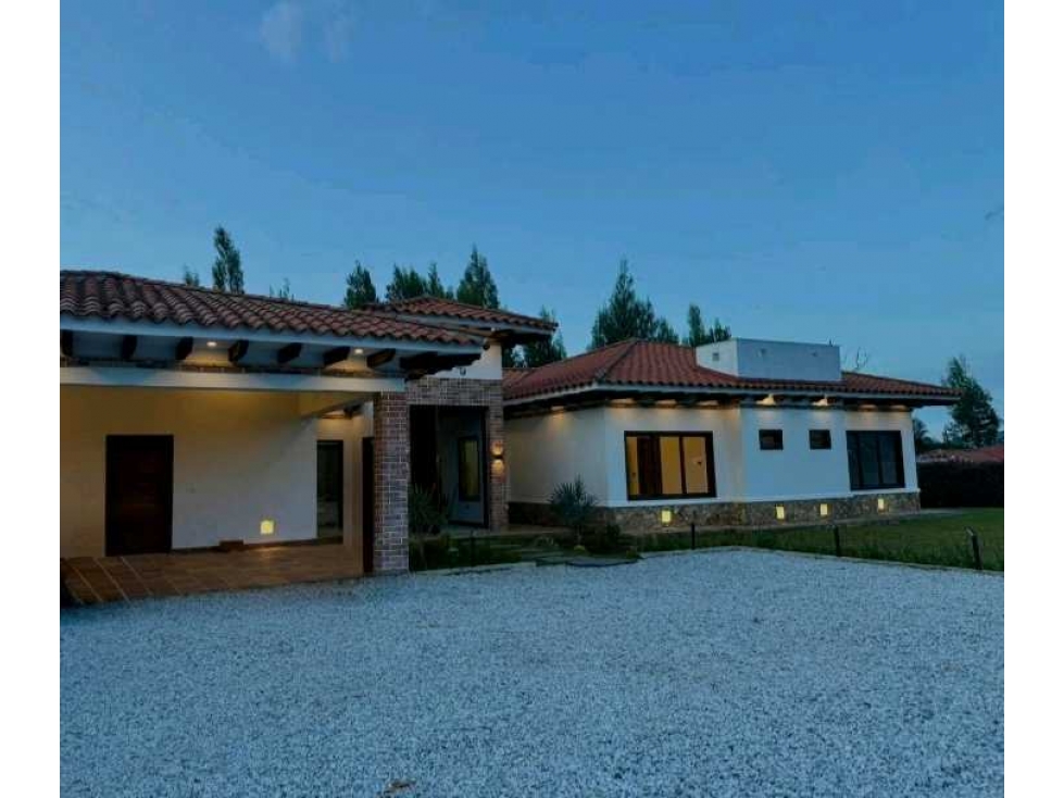 VENDO CASA CAMPESTRE EN UNIDAD CERRADA