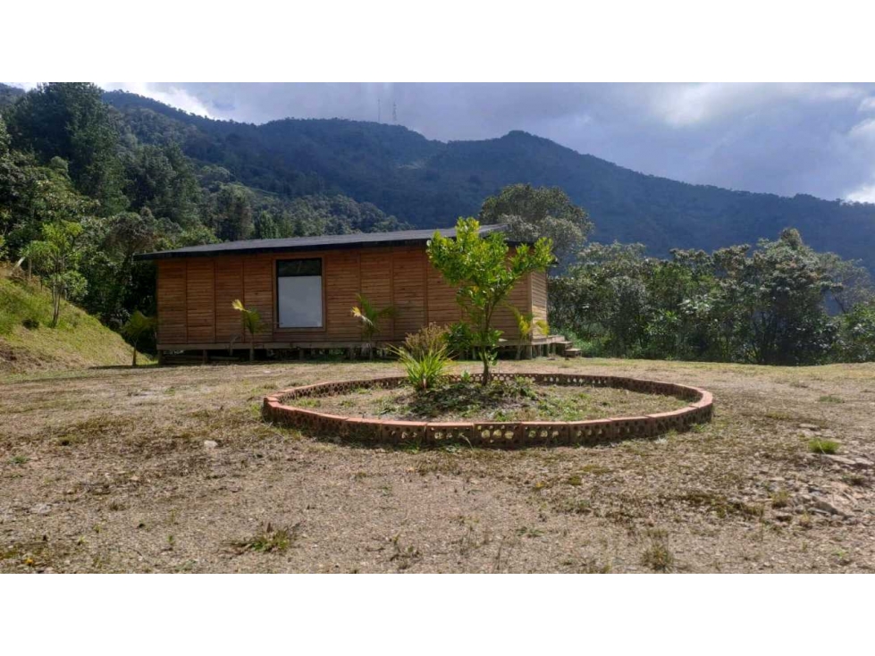Vendo casa campestre entre Envigado