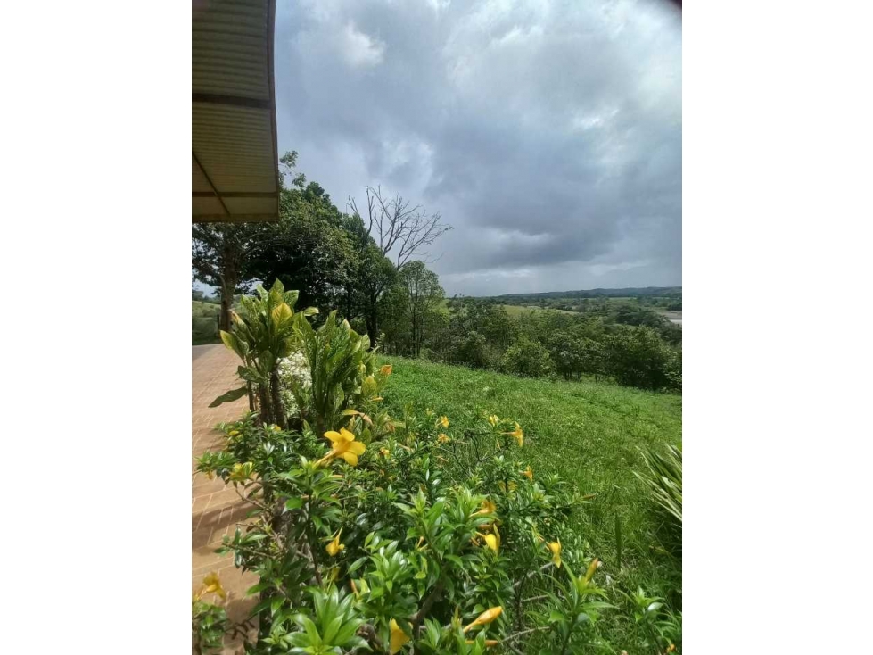 Vendo Finca Casa Campestre junto con Lote de terreno Cumaral Meta - 2