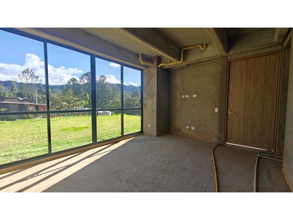 Vendo casa campestre para estrenar en Envigado Alto del Escobero — foto 2