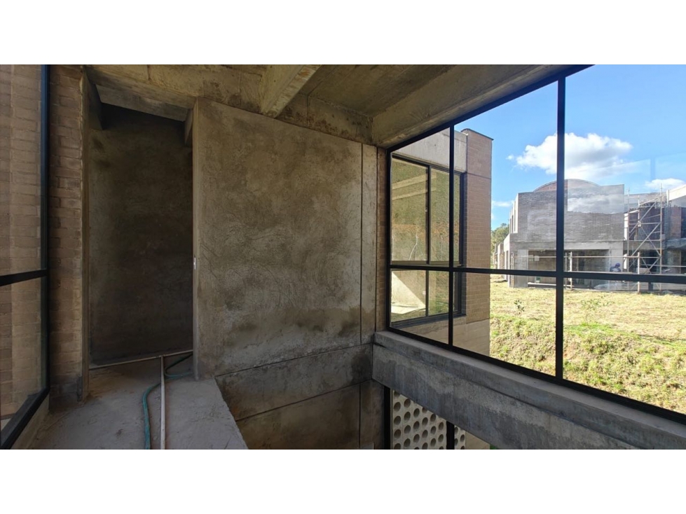 Vendo casa campestre para estrenar en Envigado Alto del Escobero — foto 4