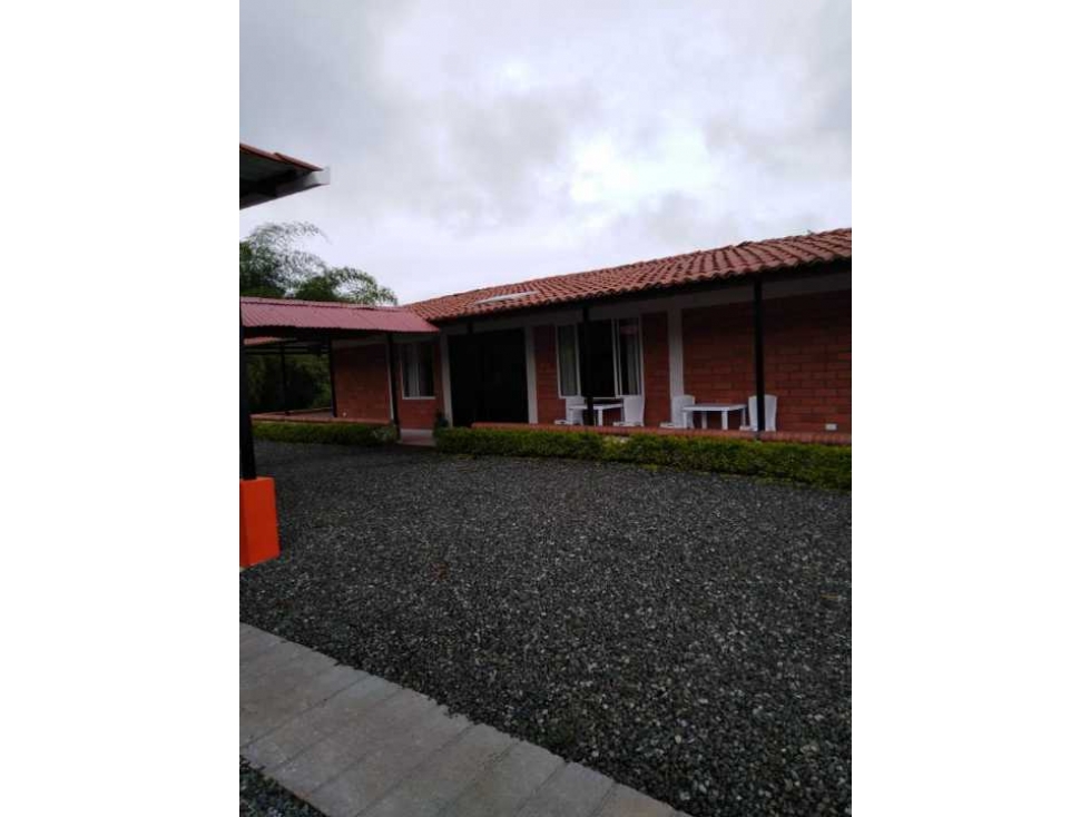 VENDO CASA CAMPESTRE CON CABAÑA AMOBLADA