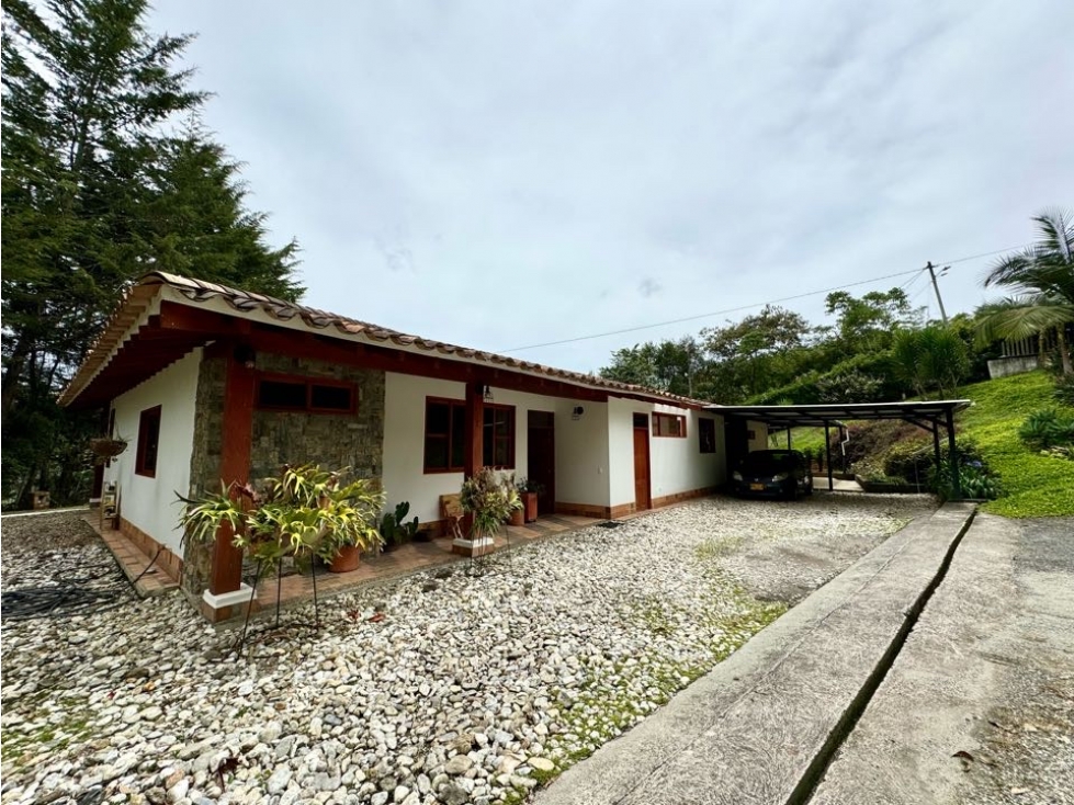 Vendo casa campestre sector Ojo de Agua, Rionegro