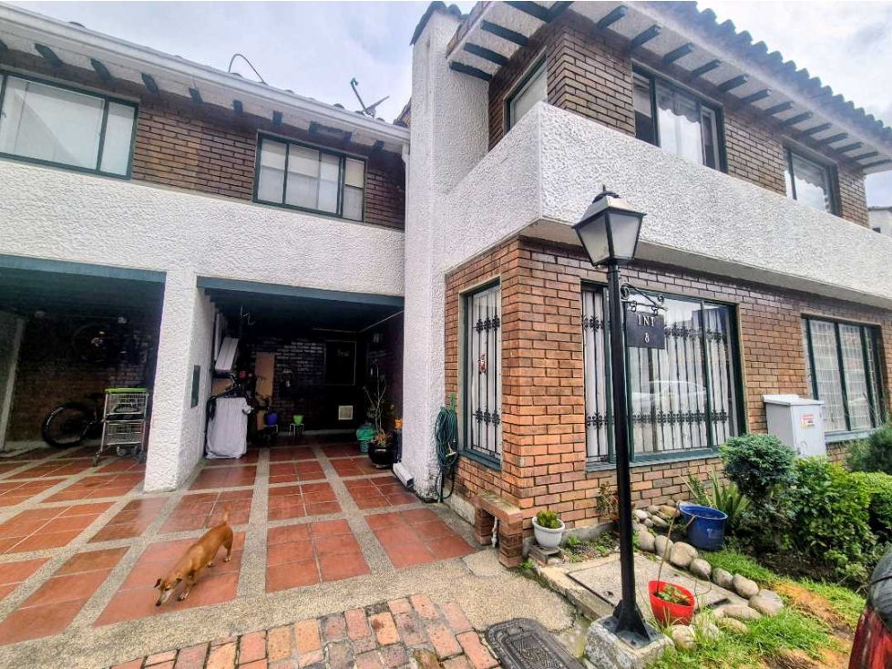 VENDO CASA CEDRITOS