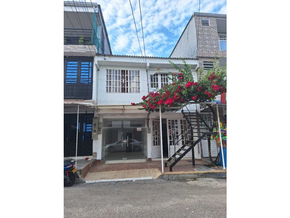 Vendo Casa Comercial, av Principal Barrio La Rosita Villavicencio - 1